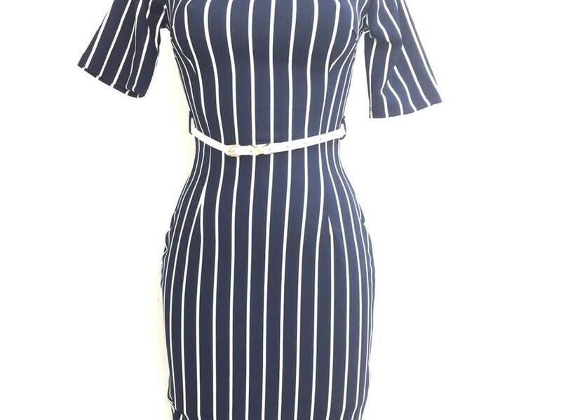Vestido Corto Compuesto con Mangas 