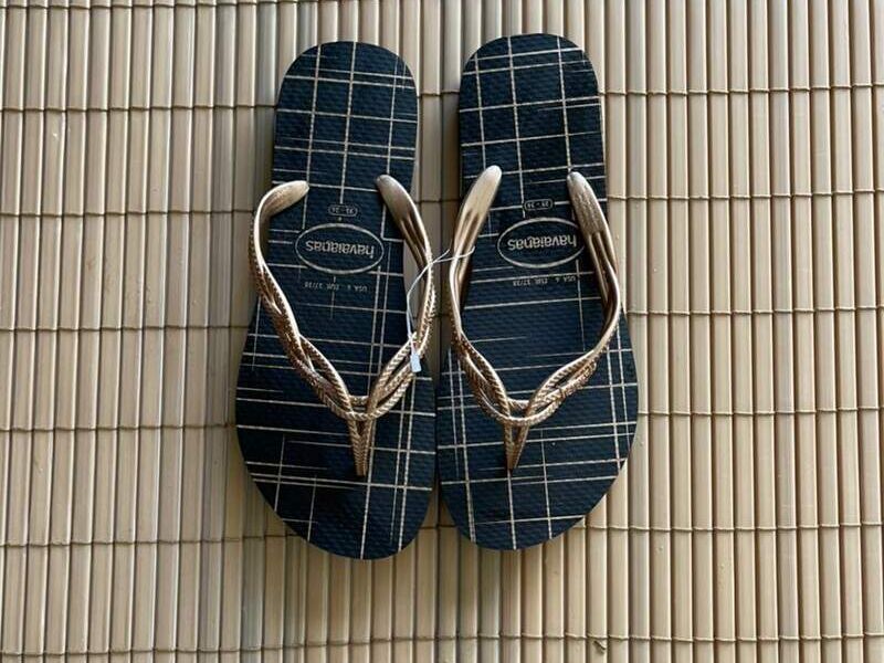 Havaianas Fantasia Negra/ Dorada 