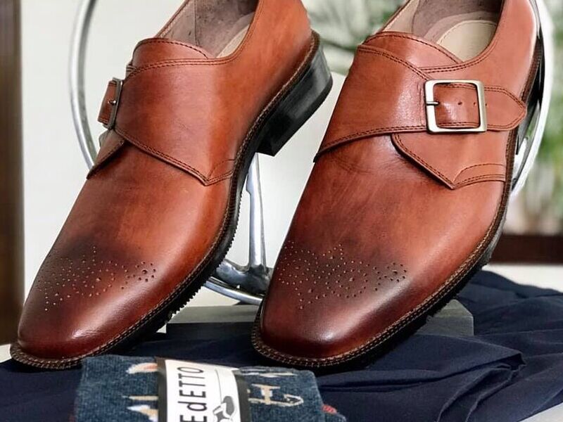 Zapatos Clásicos de Cuero con Correa