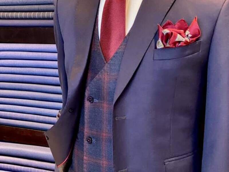 Traje en Morado Oscuro