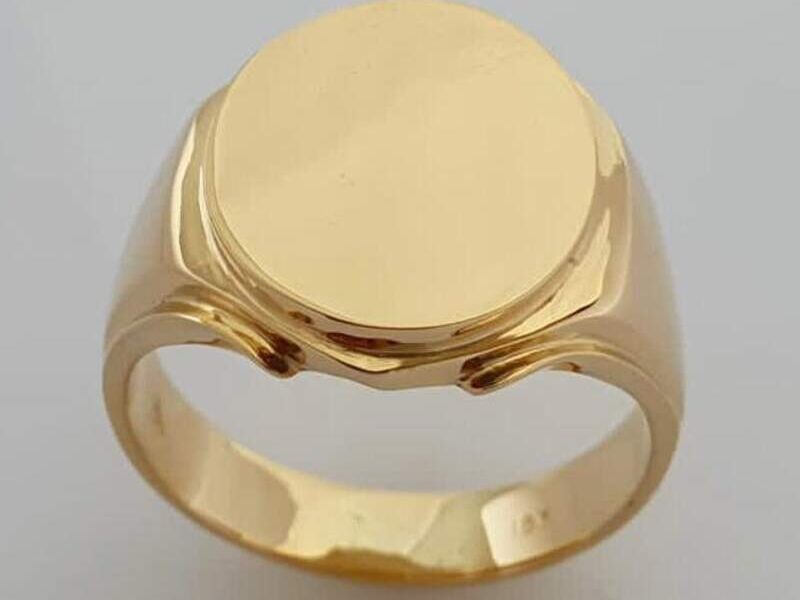 Anillo 5 de oro de 18 klts 