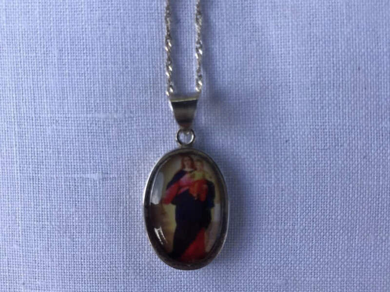Medalla de plata Virgen y niño Jesús