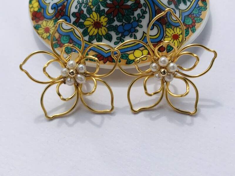 Aretes doble flor pétalos en forma de hoja - Reyis | SARTORIAL